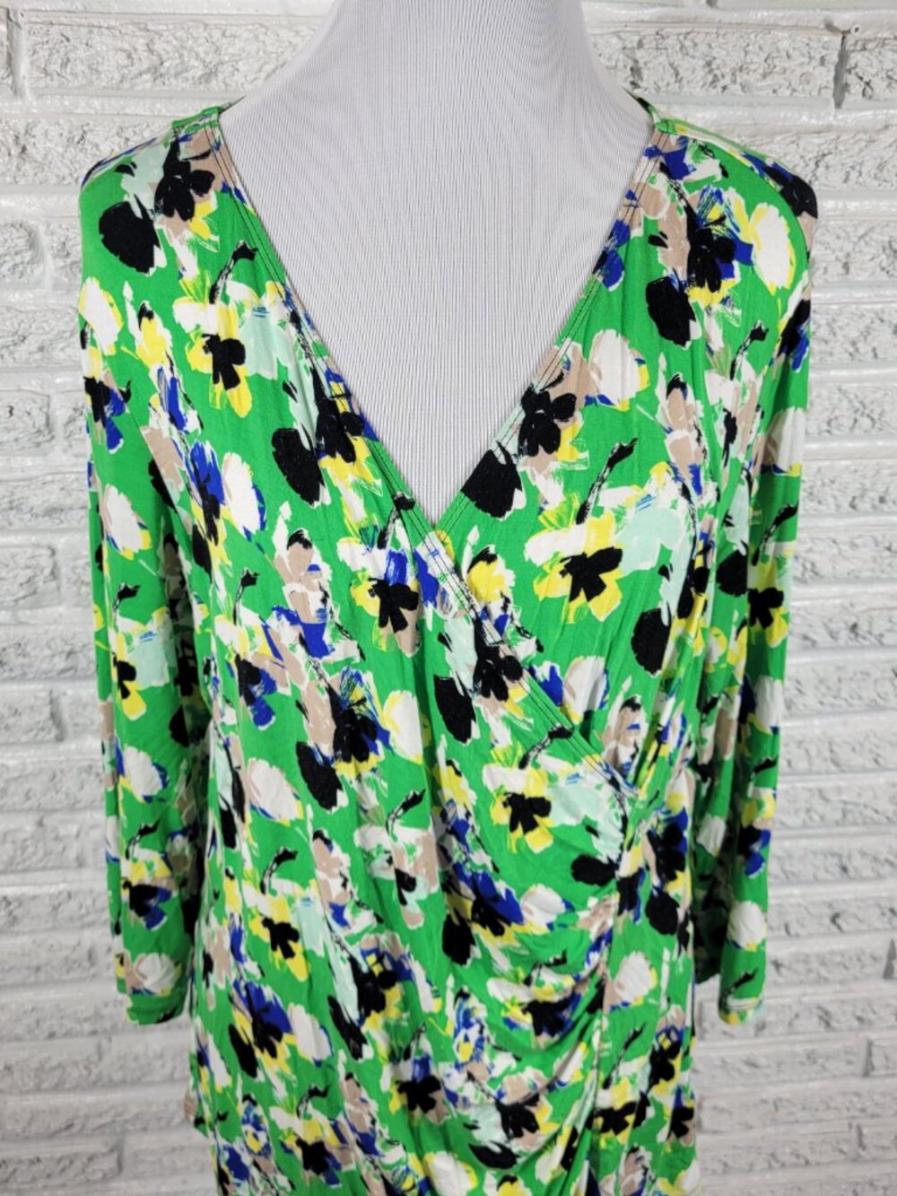 Dana Buchman Womens Top XL Green Yellow Watercolor V-Neck 3/4 Sleeve WAT98E - Picture 3 of 10